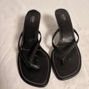 Missimo Black Thong Kitten Heels - Size 9.5